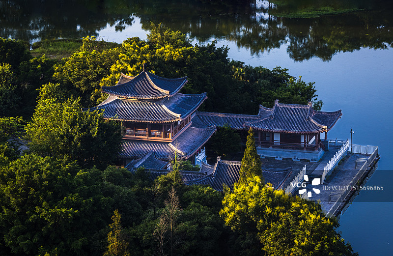 桂林临桂新区月光岛大观楼图片素材