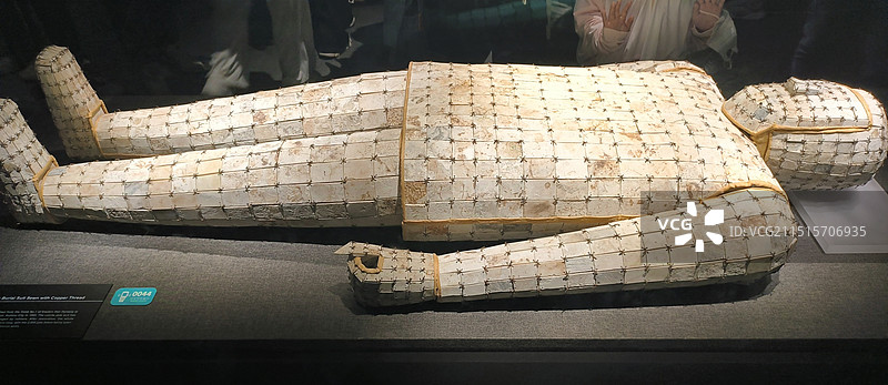 徐州博物馆展品 铜缕玉衣图片素材