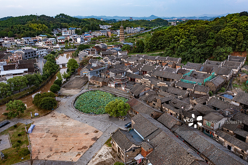航拍湖南郴州市永兴县高亭乡板梁古村图片素材