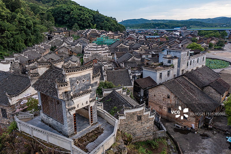 航拍湖南郴州市永兴县高亭乡板梁古村图片素材