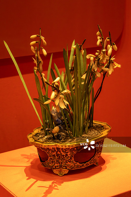 沈阳博物馆展品 清代玉石兰花盆景图片素材