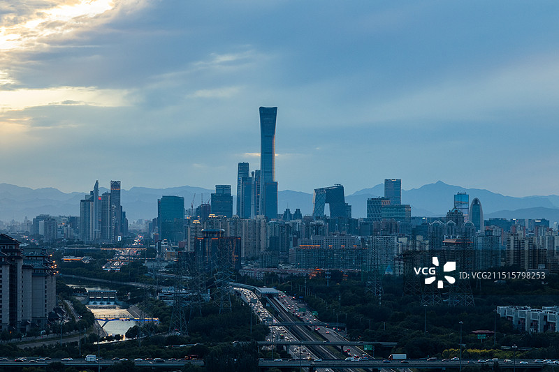 城市天际线日落风光图片素材