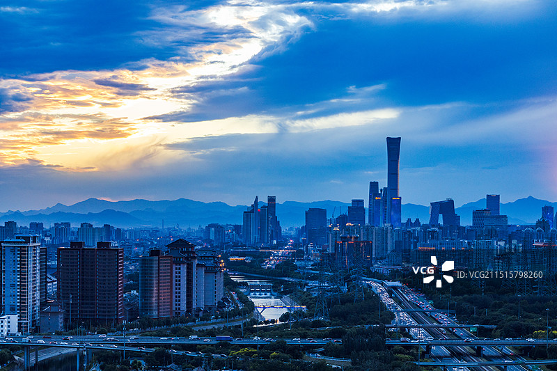 城市天际线日落风光图片素材