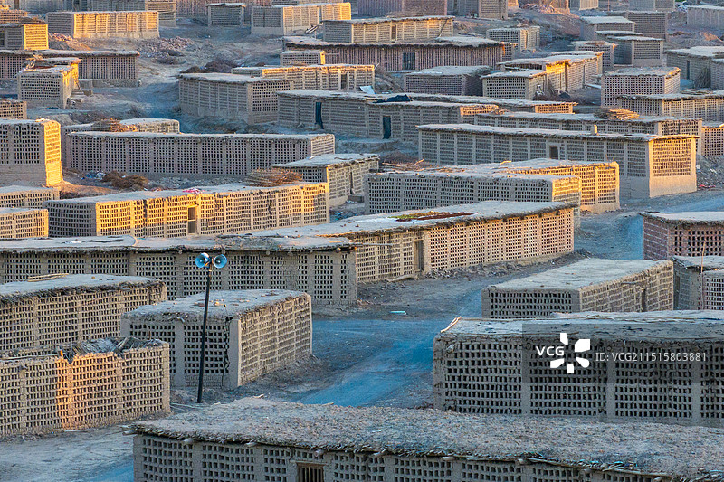 新疆吐鲁番葡萄干晾房图片素材