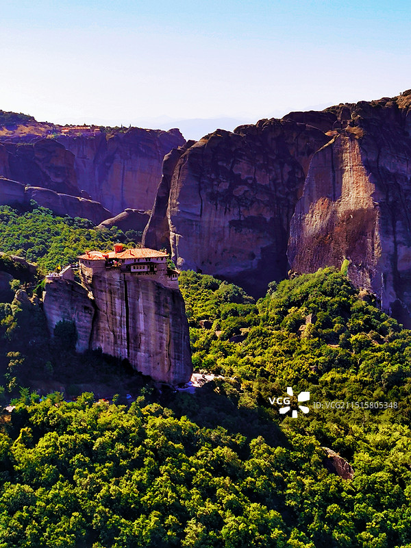 梅黛奥拉（Meteora）空中修道院   1350年修建在“天空之柱”的高耸岩石上图片素材