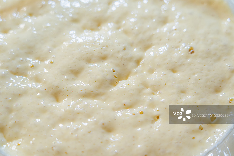 制作发糕发酵中的面糊图片素材
