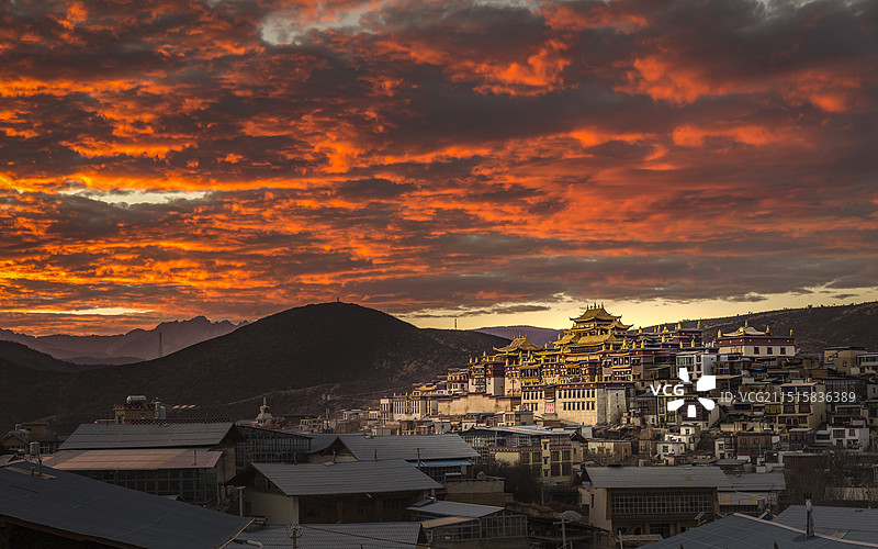 迪庆香格里拉松赞林景区图片素材