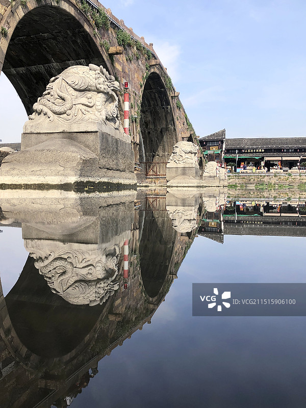 塘栖古镇的广济桥图片素材