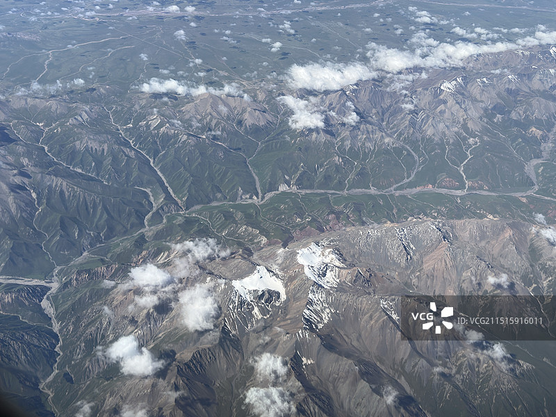 高空下的祖国美景：海北藏族自治州野牛沟乡图片素材