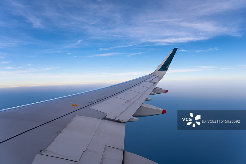 窗外的世界图片素材