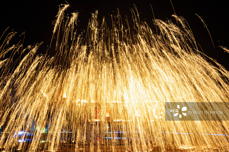 萍乡宣风三宝游乐园中国非物质文化遗产，打铁花表演图片素材