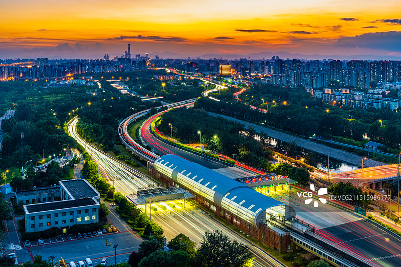 北京市通州区瞰京通快速路与京城同框日落图片素材