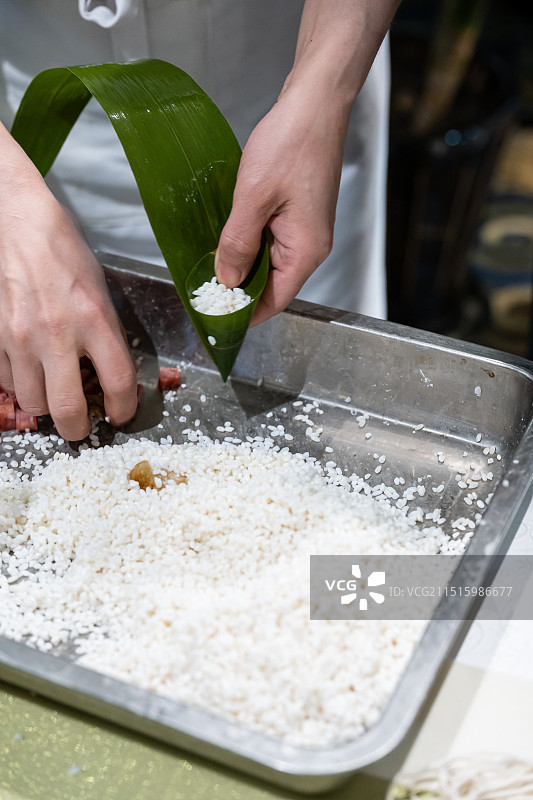 手工包粽子步骤组图图片素材