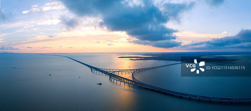 青岛胶州湾大桥夕阳图片素材