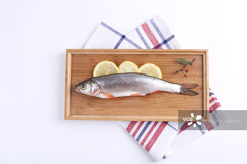 冷水鱼,华子鱼,新鲜华子鱼,淡水鱼,细鳞鱼,野生华子鱼,野生小鱼,鱼汤,新鲜鱼,一条鱼,河鲜,河鱼,图片素材