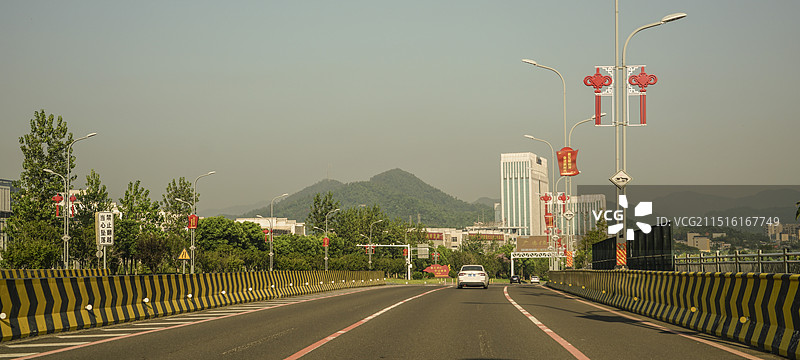 进入韶山城市道路图片素材