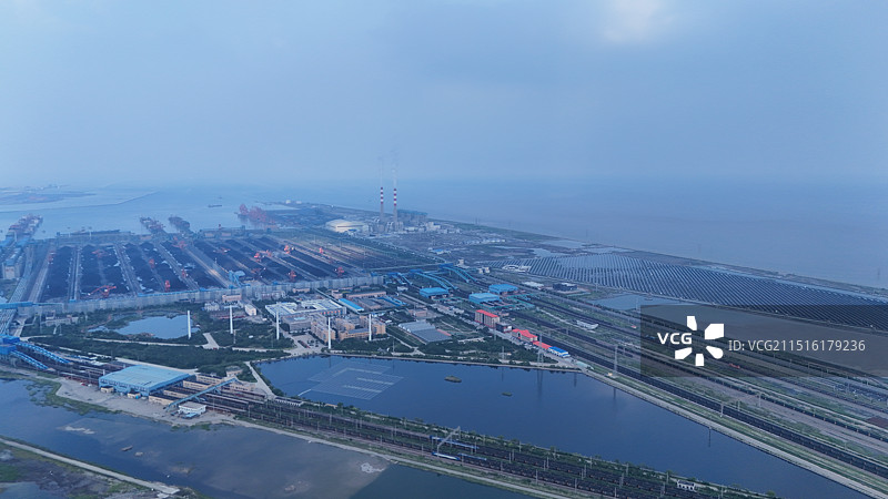 中国河北省沧州市黄骅市渤海经济圈黄骅港码头航拍图片素材