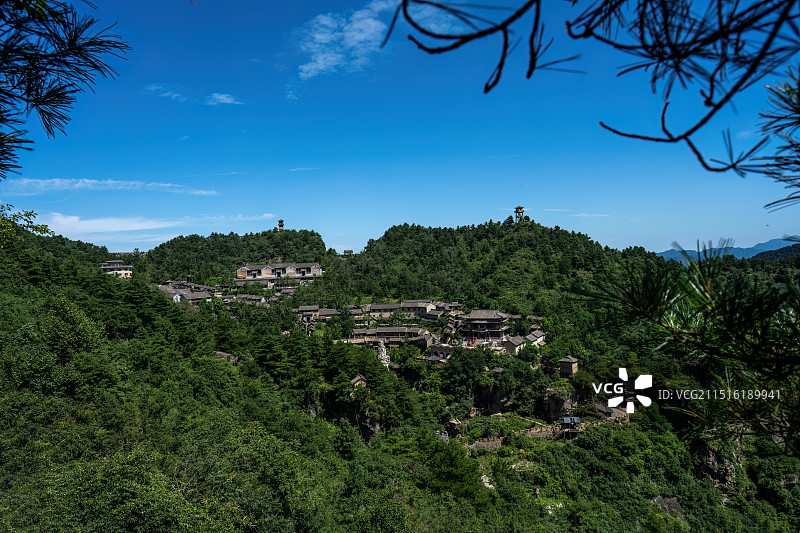 河南省洛阳市栾川县三川镇抱犊寨景区山寨建筑景观图片素材