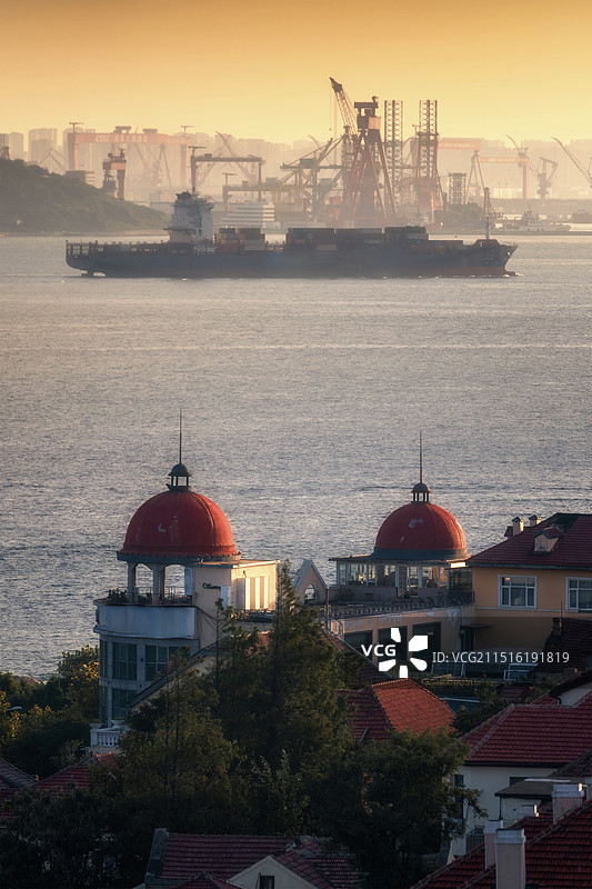 青岛城市远景 港口与旅游区图片素材