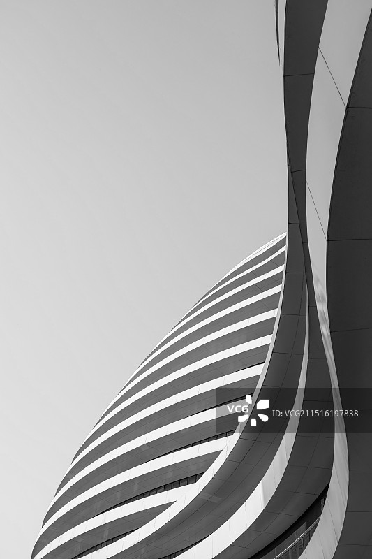 现代建筑低视角黑白视图-北京银河SOHO图片素材