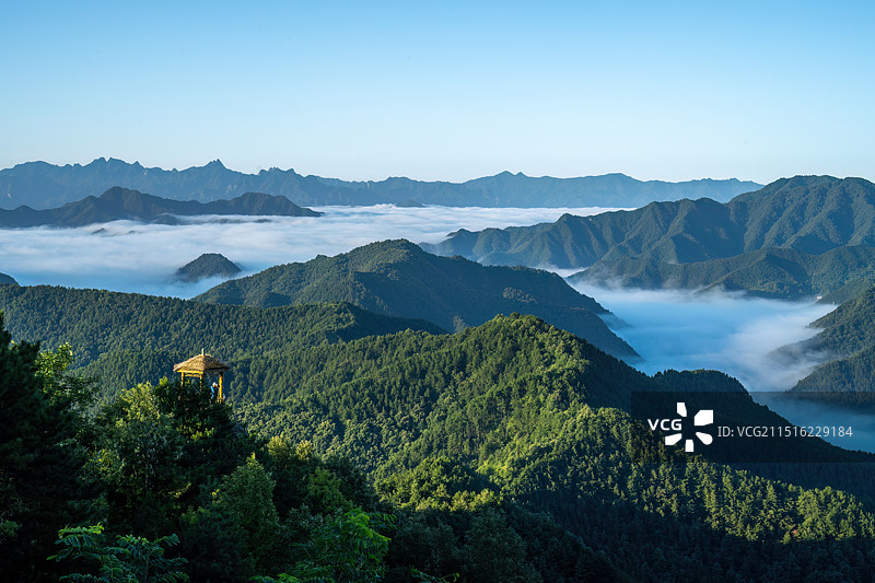 河南省洛阳市栾川县三川镇抱犊寨景区望牛岭风景美如画图片素材