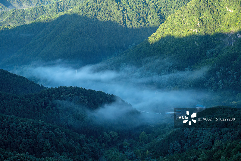 河南省洛阳市栾川县三川镇抱犊寨景区望牛岭风景美如画图片素材