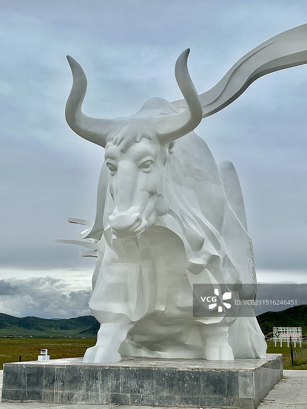 阿坝州漫泽塘 银牛建筑雕塑图片素材