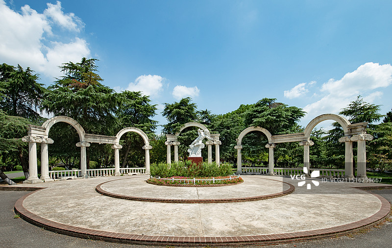 南京玄武湖公园情侣园丘比特爱神广场图片素材