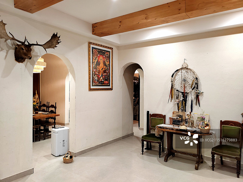 客厅一角珠海淇澳岛一民宿客厅内布置有特色图片素材