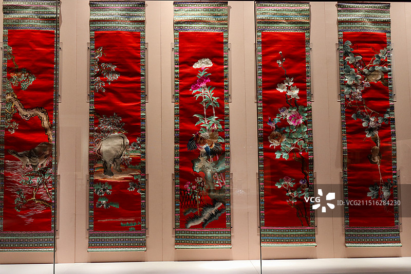 山东博物馆展品 清代动物花鸟刺绣图片素材