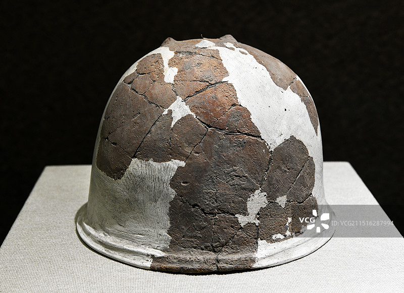 山东济南市博物馆藏文物 乳突圜底釜图片素材