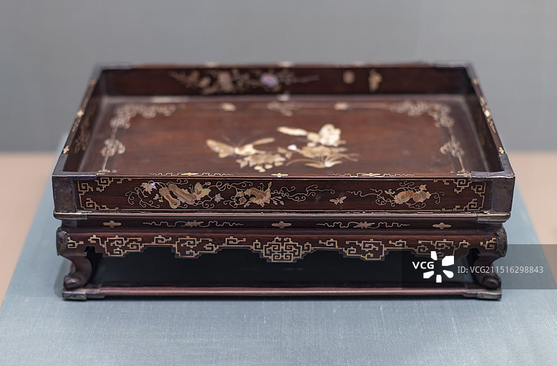 紫檀嵌螺钿瓜瓞绵绵文具盘 清乾隆 苏州博物馆西馆图片素材