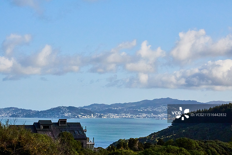 新西兰下哈特蓝天下的海景图片素材