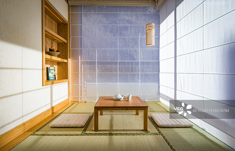 日式酒店，榻榻米风格，温暖的房间图片素材