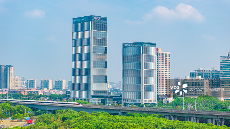 昆山 开发区 综合保税区 高铁 城市航拍图片素材