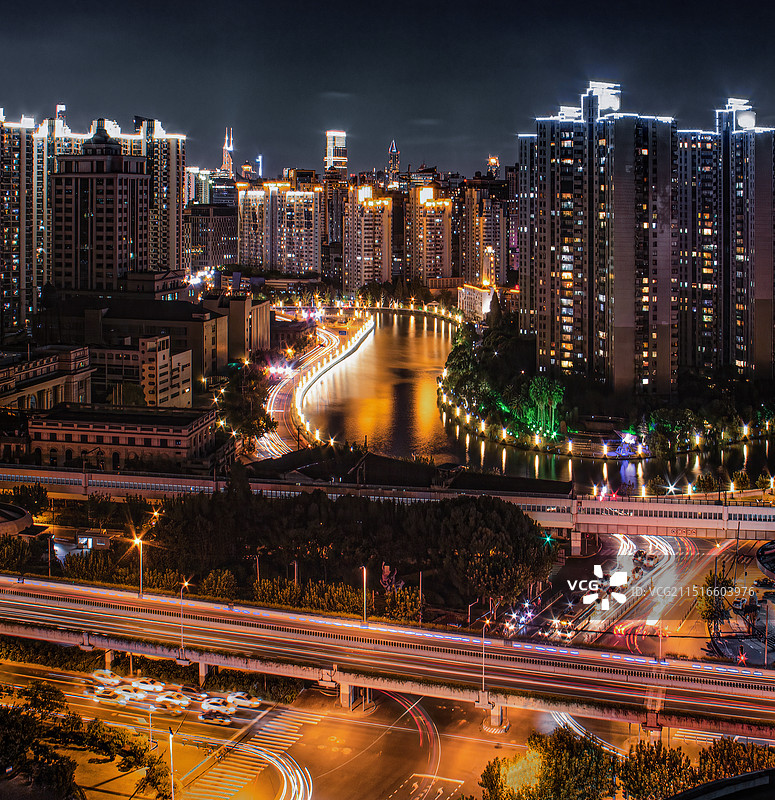 苏河湾S湾夜景远眺图片素材