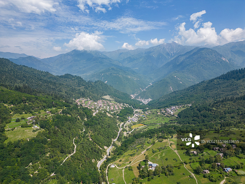 阿坝藏族羌族自治州九寨沟县漳扎镇中查沟中查村航拍图片素材