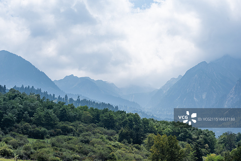 四川省阿坝州九寨沟县县漳扎镇中查沟中查村图片素材