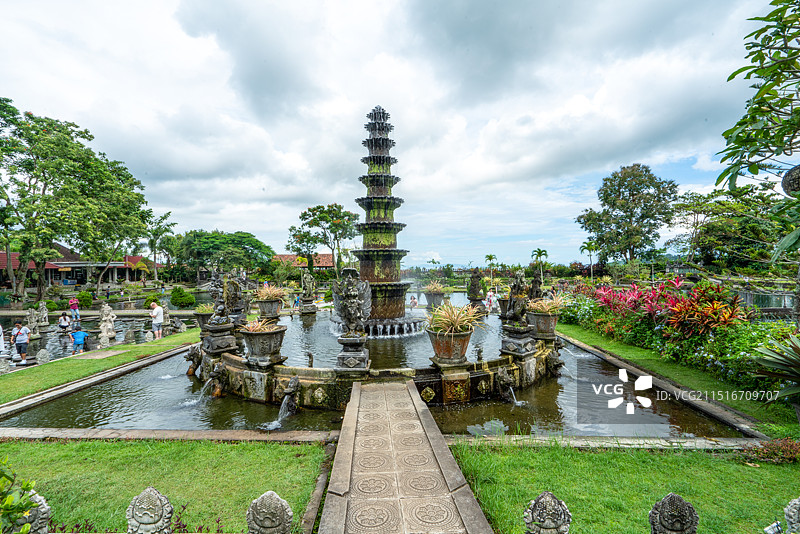 巴厘岛最美水上园林——卡朗阿森国王的水宫（蒂尔塔冈加）风景图片素材