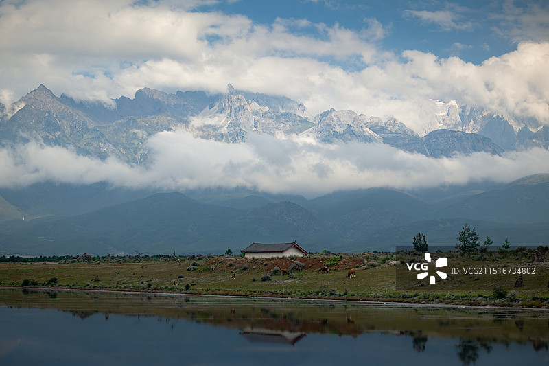 玉龙雪山东巴谷景区风光图片素材
