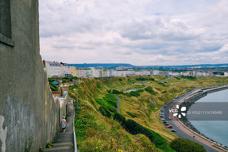 英国斯卡布罗Scarborough小镇风光与海湾高视角图片素材
