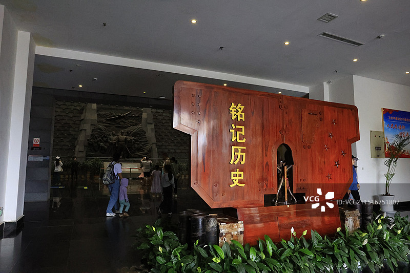 云南保山腾冲滇西抗战纪念馆铭记历史屏风图片素材