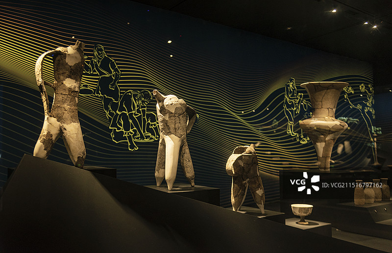 三星堆遗址出土的陶器图片素材