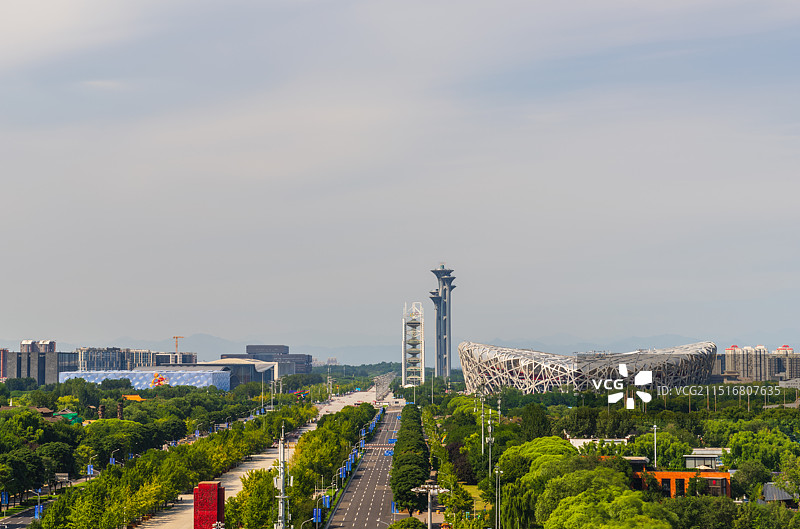 北京中轴线奥林匹克公园鸟巢水立方玲珑塔奥林匹克塔蓝天白云奥运大道图片素材