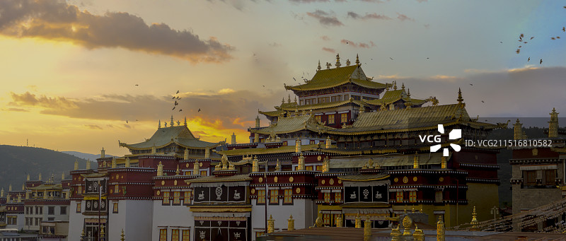 迪庆香格里拉松赞林景区图片素材