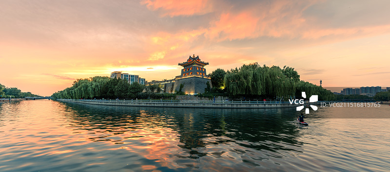 北京左安门角楼夏季晚霞图片素材