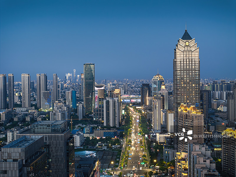 航拍江苏苏州新区狮山路城市天际线夜景图片素材