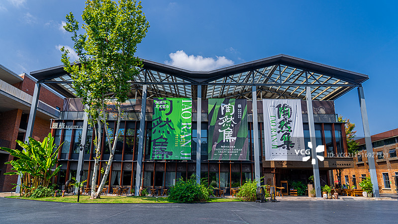 江西省景德镇市陶溪川陶瓷文化创意园非遗旅游街区图片素材