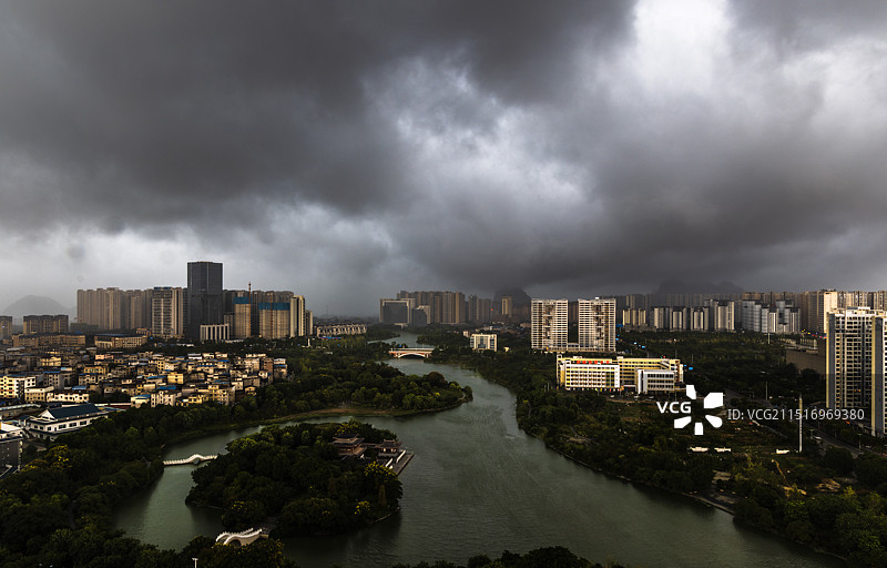 暴雨来临（桂林临桂新区）图片素材