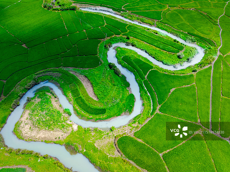 航拍广西河池巴马那社乡命河风光图片素材